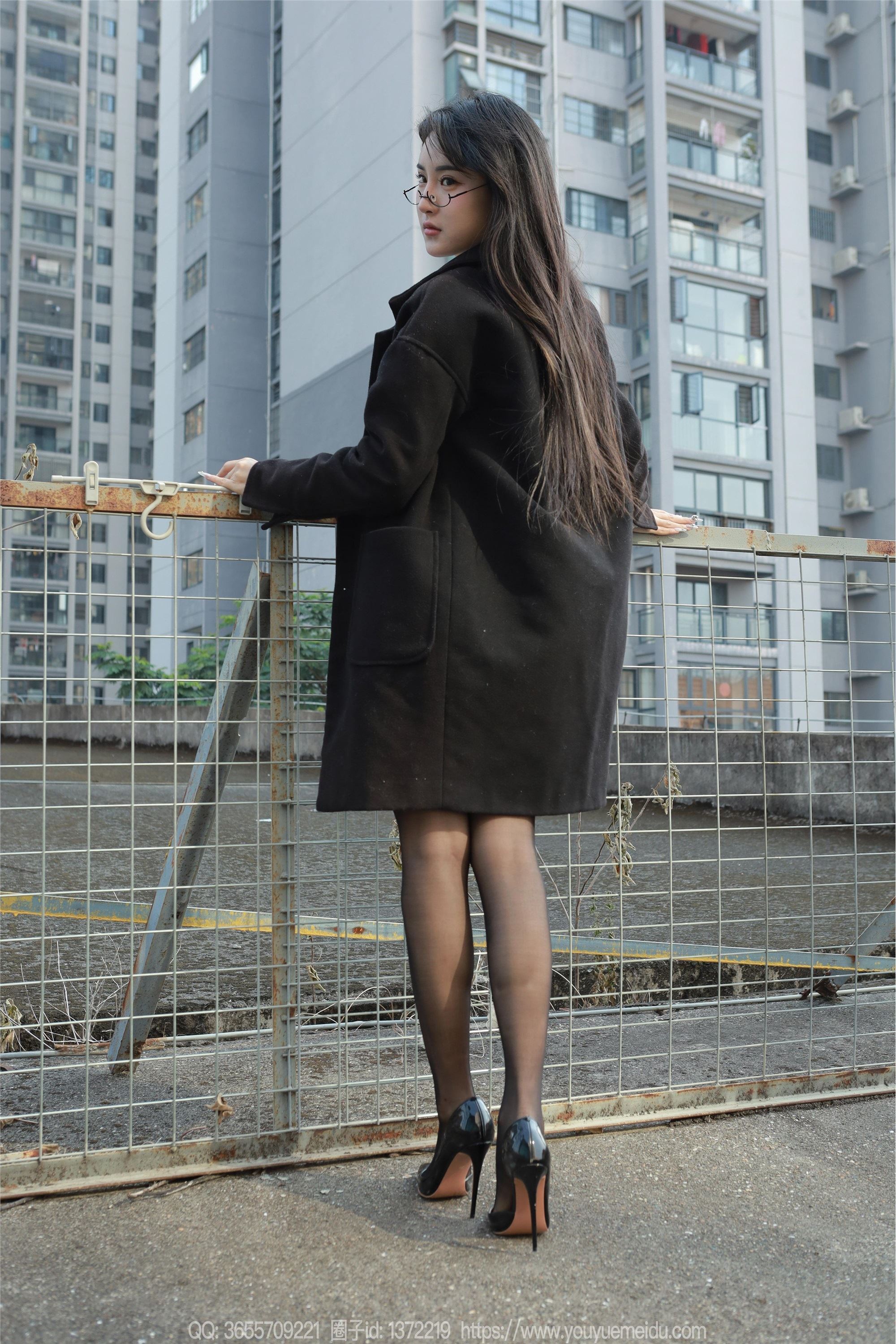 IESS异思趣向  2024.12.22 丝享家 1930 小宝《眼镜美女》